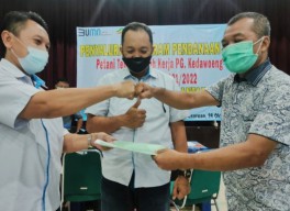PTPN XI Salurkan Bantuan Modal Rp 4,3 Miliar kepada Petani