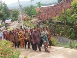 Mengenal Mendhak Sangring, Ritual Adat Asal Lamongan yang Ditetapkan Sebagai Warisan Budaya Nasional