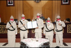 Tepat di Hari Pahlawan, DPRD bersama Pemkot Surabaya Sahkan APBD Tahun 2022
