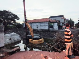 Belasan Kontraktor di Gresik Terancam Blacklist Karena Molor Mengerjakan Proyek Fisik Pemkab