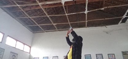 Ruang Kelas Rusak Parah, Siswa SD Kemiri Ngawi Diungsikan ke Sekolah Lain
