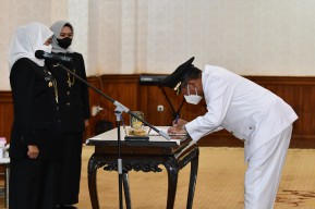 Gubernur Kofifah Lantik Wakil Bupati Tulungagung, Gatut Sunu Wibowo