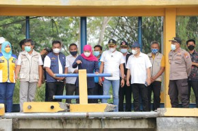 Antisipasi Banjir, Khofifah Minta Check and Recheck Rumah Pompa di Sampang