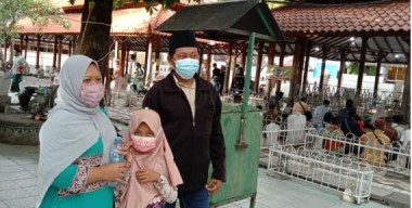 Peziarah Makam Wali di Gresik Wajib Patuhi Protokol Kesehatan