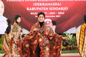 Dekranasda Sidoarjo Gelar Fashion Show Promosikan Produk UMKM
