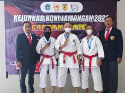 Medali Emas Cabor Karate Kejurkab KONI  Lamongan Diraih Pelajar SMAN 1 Lamongan