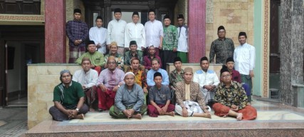 Para Gus dan Alumni Pesantren Dorong Kiai Mulyadi Bersedia Pimpin PCNU Gresik