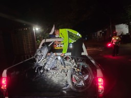Di Tikungan 'Makan' Jalur Lawan, Pelajar Tewas Dihantam Mobil