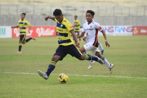 Gresik United Bantai FC Maestro 5-0, Peluang Lolos di Depan Mata