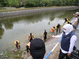 Hadapi La Nina, Khofifah Beber Titik-titik Rawan Banjir di Jatim