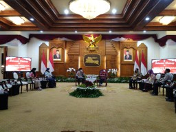 Terima Dubes RI untuk Tunisia, Khofifah Harap Kerjasama Perdagangan dan Pendidikan Meningkat