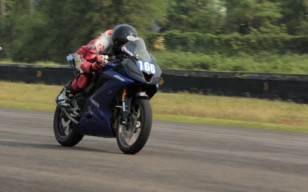 Pakai Motor Sport Fairing di Sirkuit, Simak Tips dari Pembalap Asal Lumajang