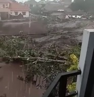 Banjir Bandang Gelontor Kawasan Bumiaji Batu