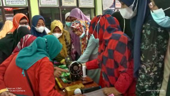 Cargill Gresik Latih Masyarakat Daur Ulang Sampah Plastik