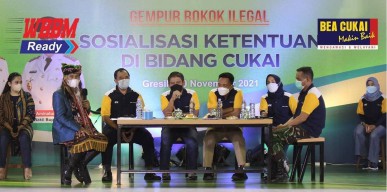 Cangkruk Bareng Forkopimda dan Suporter Bola, Bea Cukai Sosialisasi Ciri-ciri Rokok Ilegal