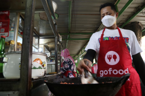 Penjual Nasi Goreng Ini Sudah Bisa Beli Rumah