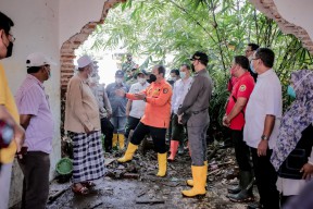 Bupati Jember Kunjungi Ponpes  Ar Rosyid Yang Terdampak Banjir Bangsalsari
