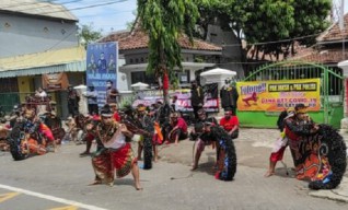 Gelar Demonstrasi, Seniman Kota Kediri Minta Kasatpol PP Dicopot