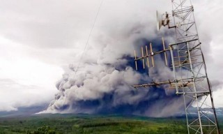 Telkomsel Kerahkan Tim Pulihkan Jaringan Seluler di Wilayah Terdampak Erupsi Semeru