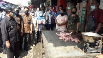 Bupati Sidak Harga Bahan Pokok di Pasar Tulungagung