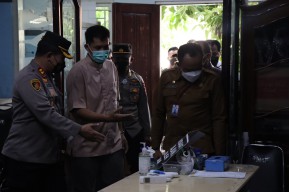 Jelang Ibadah Natal, Kapolres Gresik Melakukan Pengecekan Gereja