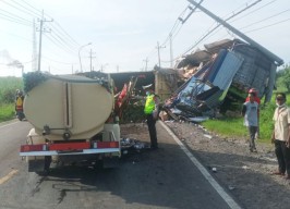 Sopir Truk Tewas Tergencet di Jalan Raya Kedamean Gresik