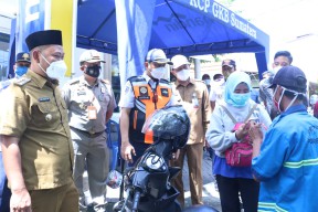 Bupati Gresik Pantau Penerapan E Parkir, Sebagian Jukir Protes