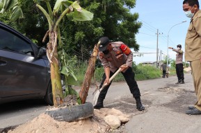 Usai Diprotes Warga, Jalan Betoyo-Sumberejo Gresik Langsung Diperbaiki