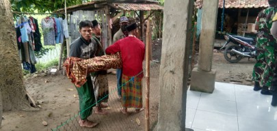 Jaring Ikan Saat Melaut, Nelayan Bawean Meninggal Dihantam Ombak Besar