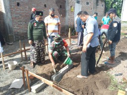Berkat Sumbangan Masyarakat, Rumah Reyot Guru Playgroup di Ponorogo Akhirnya Diperbaiki