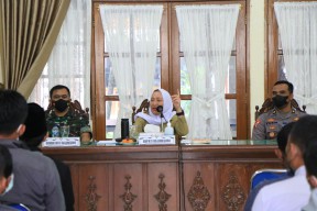 Bupati Anna Mu'awanah Pimpin Rapat Bersama IPSI Bojonegoro