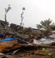 Hujan Campur Angin Landa Tulungagung, Dua Kandang Berisi Ribuan Ayam Ambruk