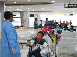 164 PMI Dijadwalkan Kembali Masuk Jatim Rabu Besok