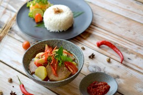 Nostalgia Hidangan Khas Surabaya, Luminor Hotel Jemursari Sediakan ES Goder dan Semur Lidah