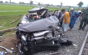 Empat Penumpang Innova Tewas Dihantam KA Logawa di Probolinggo