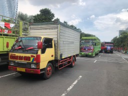 Cerita Sopir Truk, Banyak Petugas Minta Jatah ‘Dana Kenakalan’ dengan Dalih Kelebihan Muatan