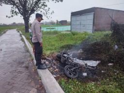 Maling di Sidoarjo Babak Belur Dimassa, Sepeda Motor Dibakar Warga