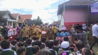 Ngantor di Desa Gredek, Wabup Gresik Lakukan Sinkronisasi Program