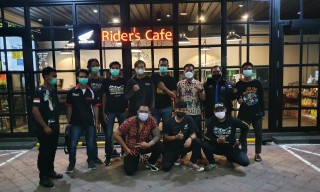 Serius dan Santai, Kopdar Gabungan Honda CBR Club Indonesia di MPM Rider Cafe Surabaya.