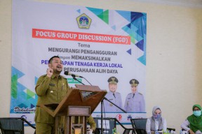 Temui Sejumlah Perusahaan, Bupati Gresik Minta Tenaga Kerja Lokal Diserap