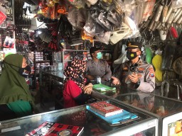 Polres Tulungagung Edukasi Toko Variasi Motor Tentang Sanksi Pidana Pengguna Knalpot Racing