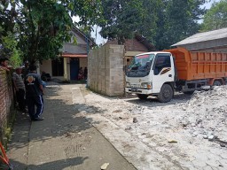 Kisah Drakor Ponorogo : Habiskan Robohkan Rumah, Kini Bakal Bangun Lagi