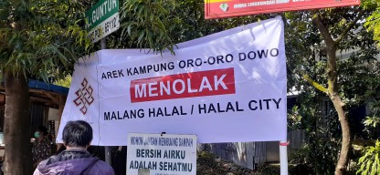 Beragam Komentar dan Spanduk Terus Mengkritisi Terkait Halal City