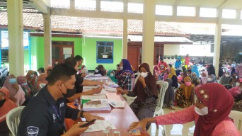 Warga Gresik Puas BPNT Dibagi Bentuk Uang Tunai