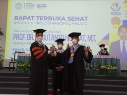 Profesor ke - 9 Bidang Ilmu Manajemen Dikukuhkan oleh Rektor ITN Malang