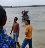 Perahu Angkut 7 Pemancing Terbalik di Waduk Gondang Lamongan, 1 Orang Tewas 2 Hilang 4 Selamat