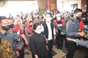 Pantau Harga Bahan Kebutuhan Pokok, Ketua DPR RI Tanya Langsung ke Pedagang