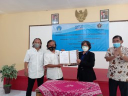Penguatan Jurnalistik Kampus, Unipra dan Seksi PWI Surabaya Teken Mou