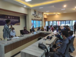 Rangkaian HPN 2022, PWI Gresik Edukasi Pelajar Soal Jurnalistik
