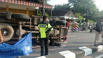 Truk di Magetan Tabrak Pejalan Kaki hingga Tewas